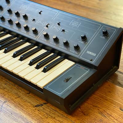 YAMAHA CS-10 Analogue Monophonic Synthesizer