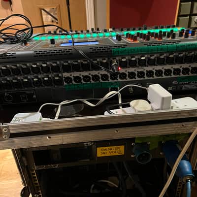 Soundcraft Si Impact 32-Channel Digital Mixer 2010s - Black image 2