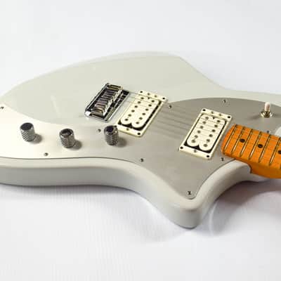 Fender American Ultra II Meteora - Avalanche image 4