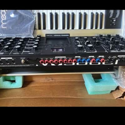Moog Minimoog Voyager Electric Blue 2000's - Electric Blue image 4