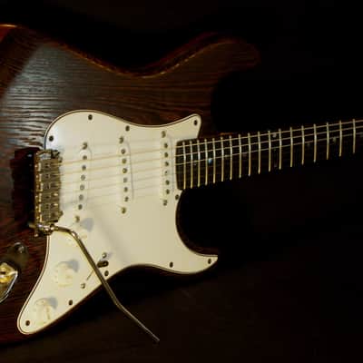 J. K. LADO WENGE STRAT 2002 WENGE. ONLY ONE BUILT. A MAJESTIC GUITAR. GREAT SOUND AND HIGH QUALITY. image 2