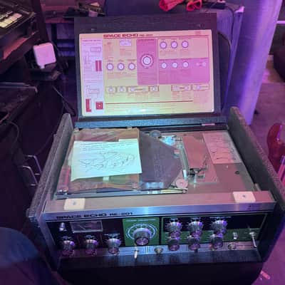 Roland RE-201 Space Echo Tape Delay / Reverb 1974 - 1988 - Black image 2