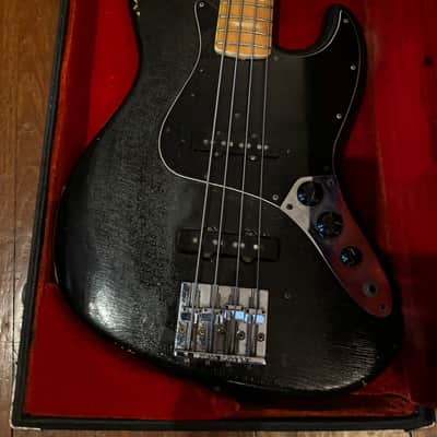 Fender Jazz Bass 3-Bolt with Maple Fretboard 1976 - Black image 21