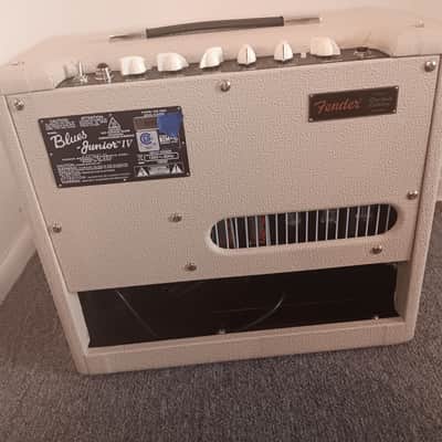 Fender Blues Junior IV FSR Limited Edition "Blonde Nubtex" 15-Watt 1x12" Guitar Combo 2024 - Blonde Nubtex +$100 spare tubes image 5