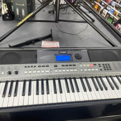 USED Yamaha PSR-E443 touch responsive digital keyboard image 1