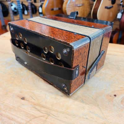 Hohner Steel Reeds 10-Button Accordion image 8