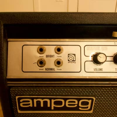 Ampeg SVT Tube 300-Watt Bass Amp Head 1976-79 - Black Line - Curved image 6