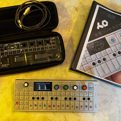 Immagine Teenage Engineering OP-1 Portable Synthesizer Workstation 2011 - Present - White - 5