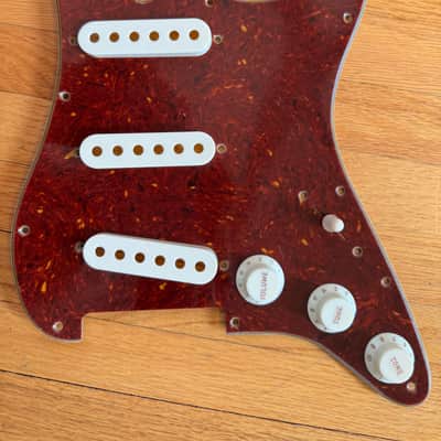 General Vintage Tone 1962 Nitrate Celluloid Strat Pickguard + Vintage White Covers/Knobs/Tips Set — Pre-CBS Spec Bundle image 8
