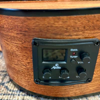 U-Bass Bass Acoustic / Electric Ukulele image 7