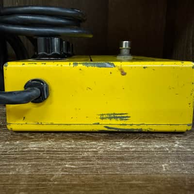 MXR MX-134 Stereo Chorus 1981 - Yellow image 3