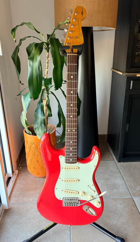 Squier Simon Neil Stratocaster 2010 - 2019 - Fiesta Red image 1