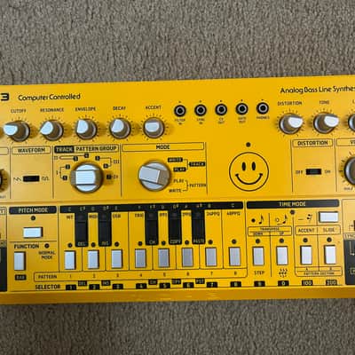 Behringer TD-3-AM Analog Bass Line Synthesizer (FREE SHIPPING)