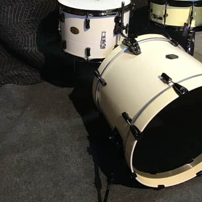 Noble and Cooley Horizon/CD Maple toms-Nesting Toms- Antique White image 3