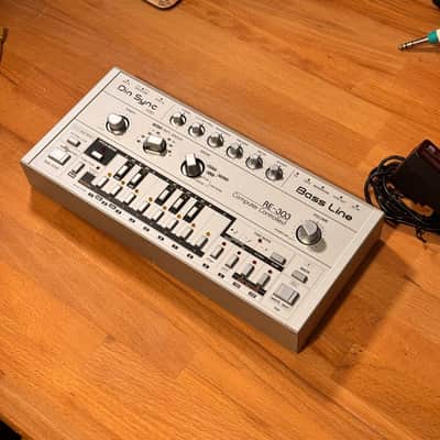 Dinsync RE-303 Roland TB-303 Clone Aluminum Case image 3
