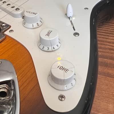 Fender 60th Anniversary 2014 1954 Avri Stratocaster Sunburst MN image 12