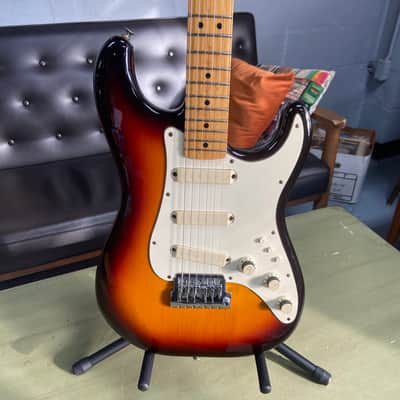 Fender Elite Stratocaster with Maple Fretboard 1983 - 1984 - Brown Sunburst image 2