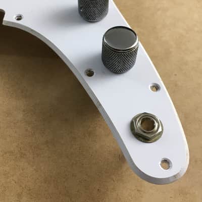 Vintage Pre-CBS Reissue Fender Musicmaster Pickguard 1962 Natural Relic Knurled Knobs Reissue Cover image 2