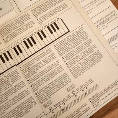 Bontempi Electric Chord Organ 60s image 8