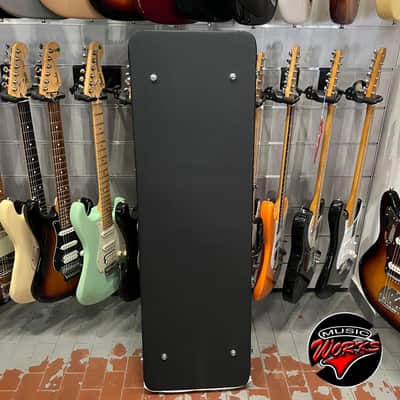 Gator   Bass Case image 2
