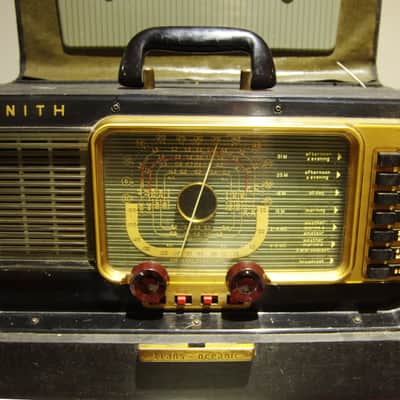 Zenith Zenith Transoceanic Vintage Radio - Model H500 for restoration image 2