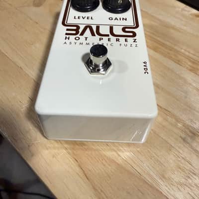 Balls Effects Hot Perez - Assymetric Fuzz 2025 - cream image 3