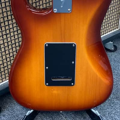 Fender Player Stratocaster HSH with Pau Ferro Fretboard 2018 - Present - Tobacco Sunburst image 4