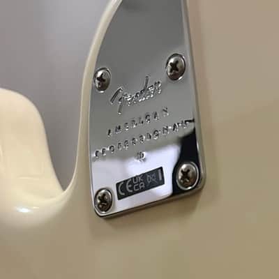 Fender American Professional II Jazz Bass Olympic White with Maple Fretboard image 7
