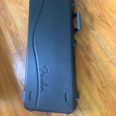 Fender Deluxe Molded Bass Case 2018 Black image 1