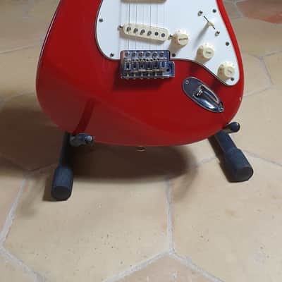 Fender "Squier Series" Standard Stratocaster with Maple Fretboard 1995 - Torino Red image 3