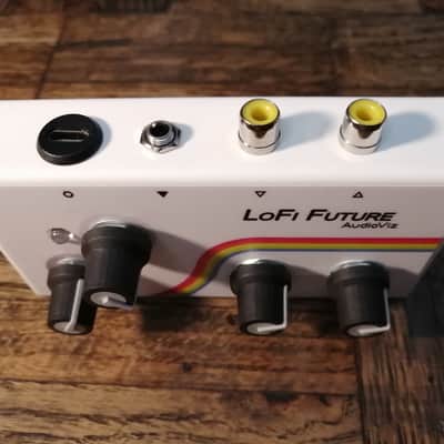 LoFi Future AudioViz - Audio Reactive Glitch Video Processor 2025 - White image 3
