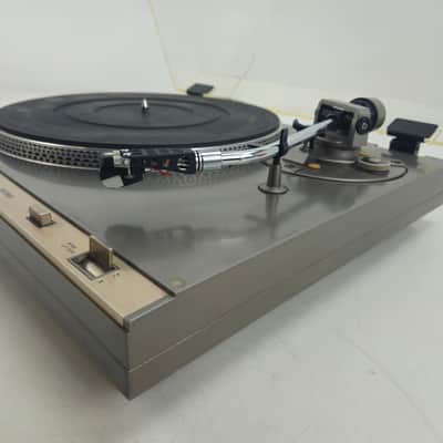 Hitachi - HT-354 - 2-Speed Direct-Drive Turntable image 10