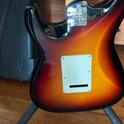 Fender American Ultra Stratocaster HSS with Maple Fretboard 2019 - Present - Ultraburst image 8