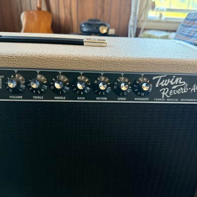 Fender Tone Master Twin Reverb 2x12-inch 200-watt Combo Amp - Blonde image 3