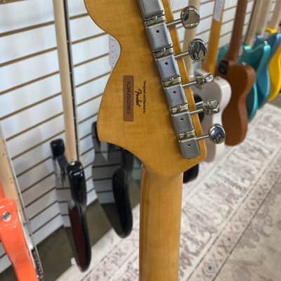 Squier Classic Vibe '70s Stratocaster HSS with Laurel Fretboard - Walnut image 5