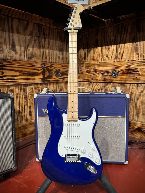 Fender American Standard Stratocaster with Maple Fretboard - 1993 - Midnight Blue