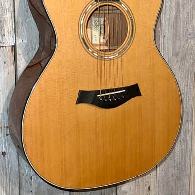1995 Taylor GA-MC Limited Edition Grand Auditorium Cedar Top & Mahagoany Back/Sides  Natural, Dead Mint ! OHSC & Factory Shipping Box ! image 3