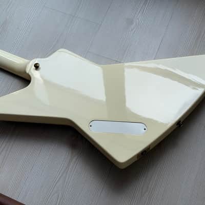 2014 Gibson Limited Edition Lzzy Hale Explorer – Alpine White image 20