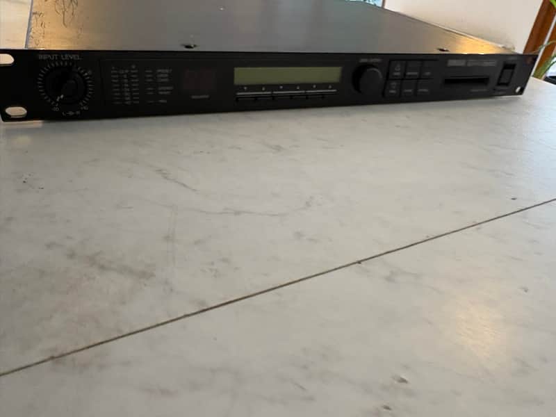 Yamaha SPX990 Professional Multi-Effect Processor 1990s - Black image 1