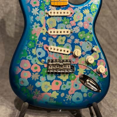 Fender Stratocaster Blue Flower ST-57 88BFL 2002-2004 - Blue Flower image 2