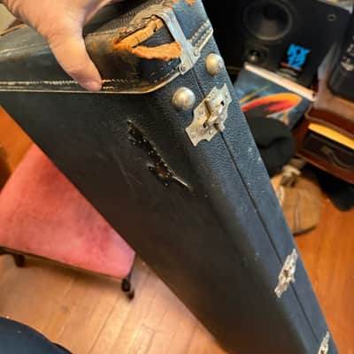 Fender Vintage fender bass guitar case. See details 60s - Black image 11