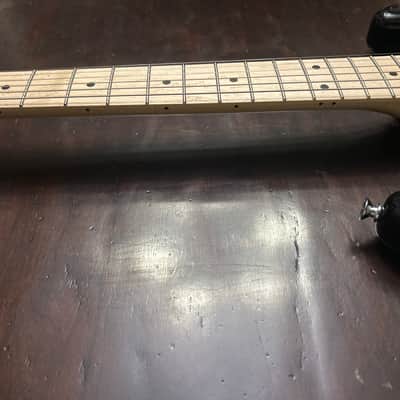 Squier Sonic Stratocaster 2023 - Present - 2-Color Sunburst image 3