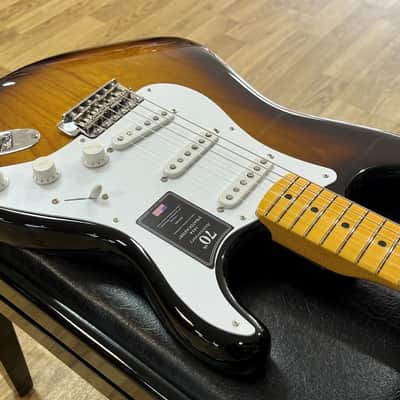Fender 70th Anniversary American Vintage II 1954 Stratocaster Electric Guitar 2 Colour Sunburst image 8