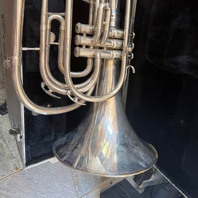 King 1122 Marching French Horn with case. USA image 9