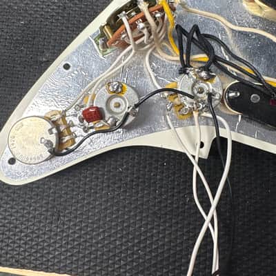 Fender 099-2340-509 Custom Shop Fat '50s Stratocaster 11-Hole Pickguard 3-Ply Pre-Wired 2010s - Parchment image 3