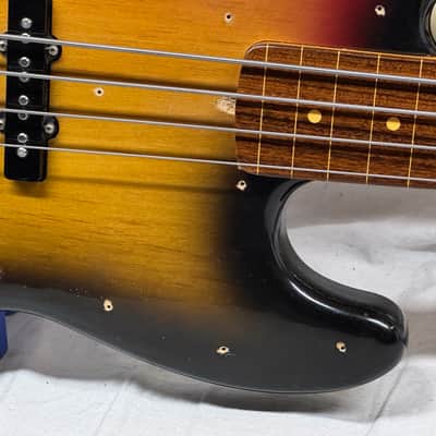 Fender Jaco Pastorius Jazz Bass Fretless 4-string J-Bass with Case 2005 - 3-Color Sunburst / Pau Ferro fingerboard image 6
