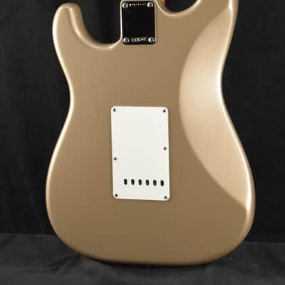 Mint Fender American Vintage II 1965 Stratocaster Shoreline Gold Round-Lam Rosewood Fingerboard image 6