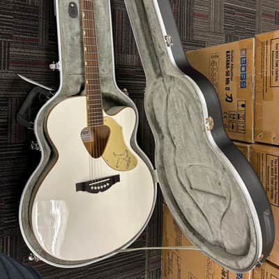 Gretsch G5022CWFE Rancher White Falcon Acoustic - White image 7