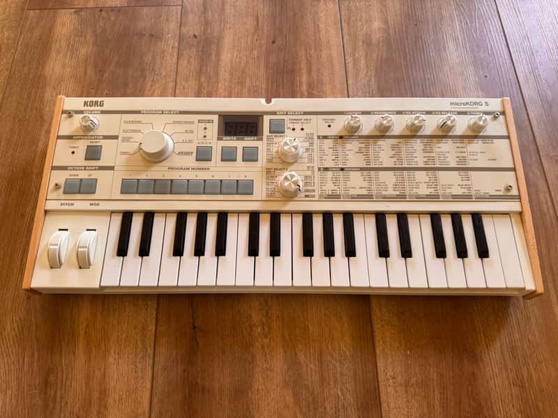 Korg microKORG-S 37-Key Synthesizer/Vocoder 2002 - 2019 - White image 1