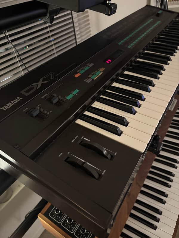 Yamaha DX7 Digital FM Synthesizer | Reverb